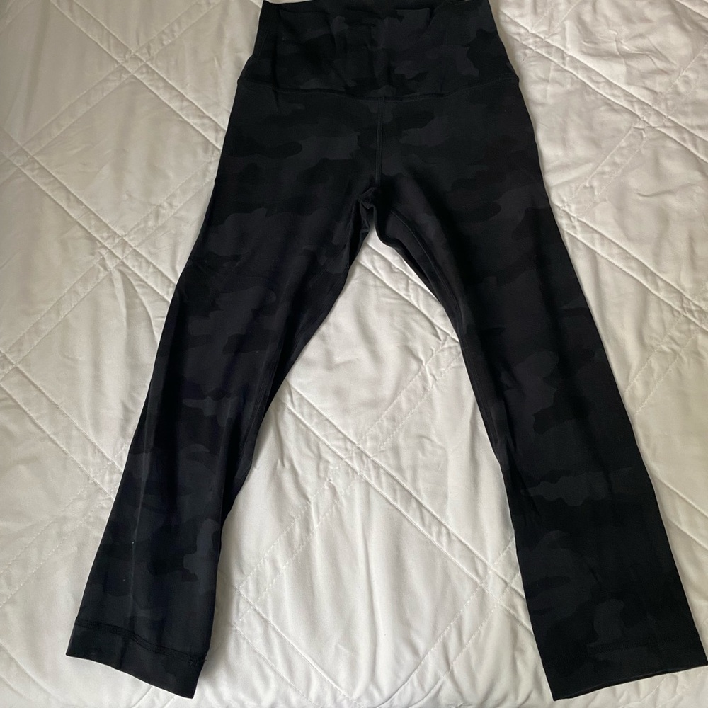 Lululemon cropped Align Camo leggings size 4